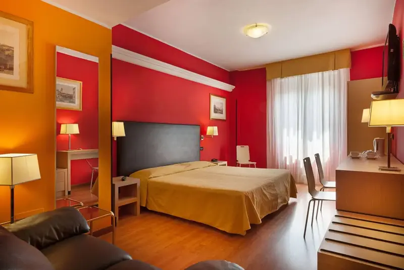 Hotel Berlino 3, Milano — Milano, Itali — foto 3 nga 7