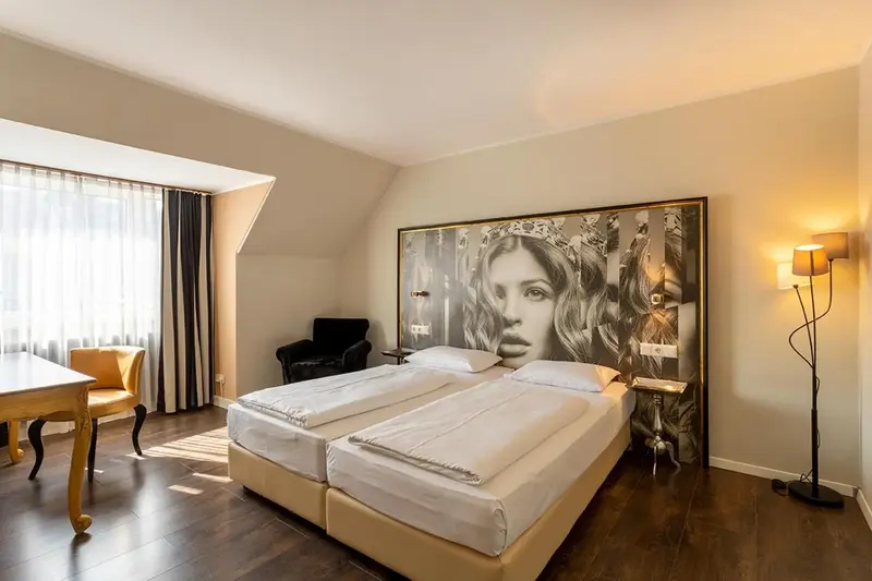 Hotel Calmo, Vjenë