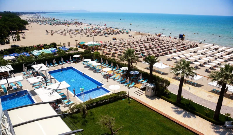 Premium Beach Hotel, Golem