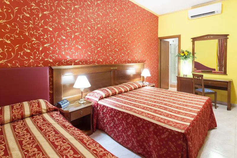 Hotel Oriente, Romë