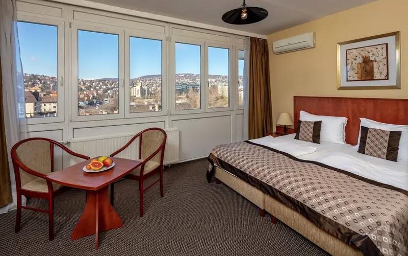 Hotel Charles, Budapest