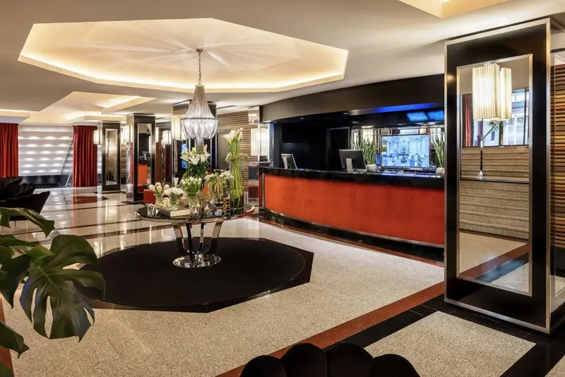 Starhotels Ritz, Milano — Milano, Itali — foto 5 nga 8