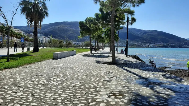 Vlorë & Tiranë — Vlorë & Tiranë — foto 3 nga 9