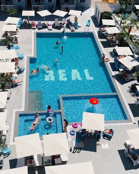 Hotel REAL, Velipojë
