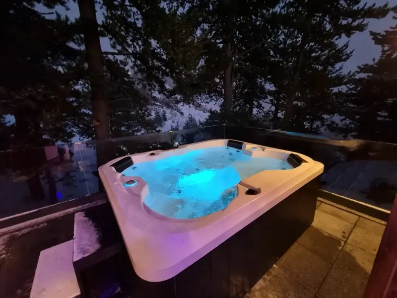 Hotel Yjet e Sharrit, Prevallë — Prevallë, Kosovë — foto 4 nga 12