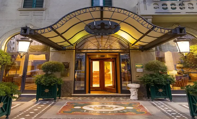 Andreola Central Hotel 4*, Milano