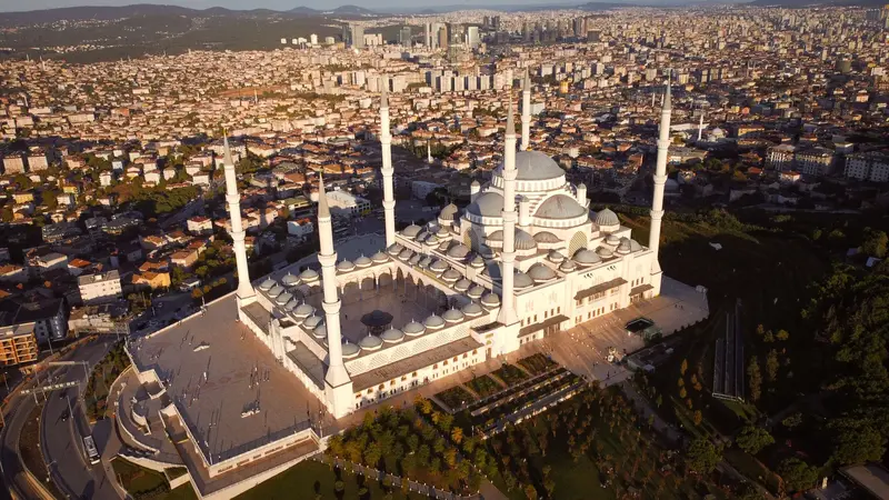 Xhamia Çamlıca, Stamboll