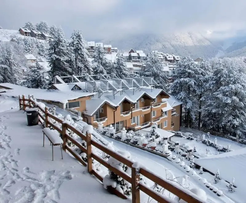 Hotel Yjet e Sharrit, Prevallë — Prevallë, Kosovë — foto 2 nga 12
