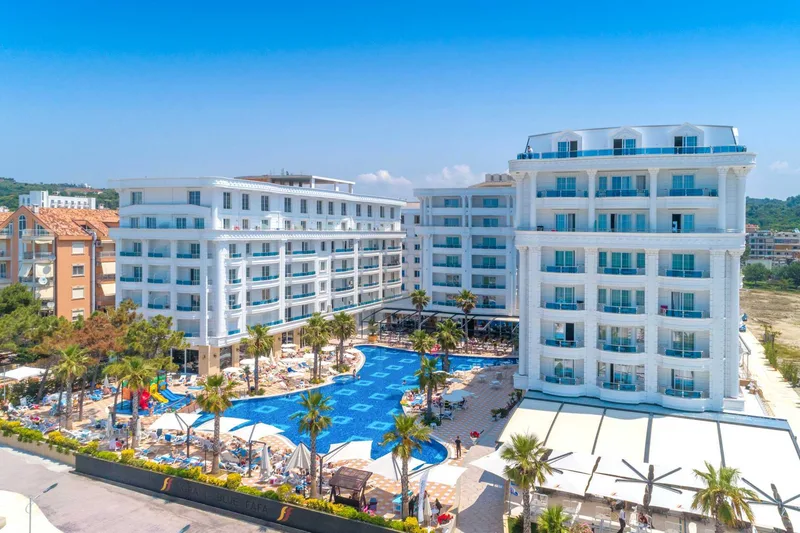 Hotel Luna Fafa, Golem