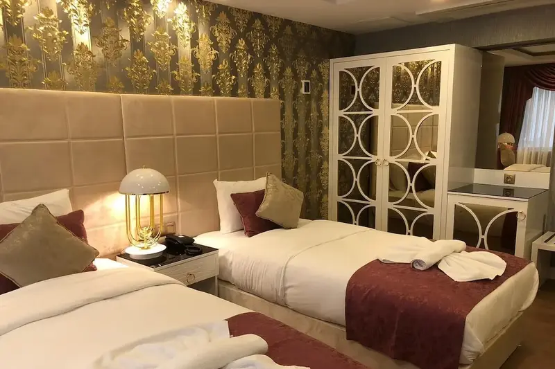 Hotel Blue Pera, Stamboll dhe Selanik