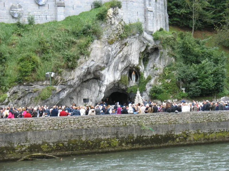 Bilbao, Biarritz & Lourdes — Bilbao, Biarritz & Lourdes — foto 6 nga 7