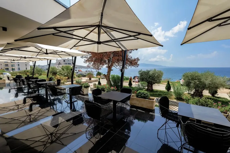 Dorchester Hotel, Sarandë
