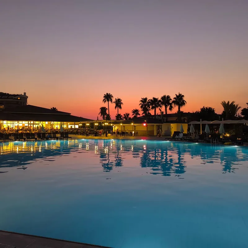 Asteria Family Resort, Side