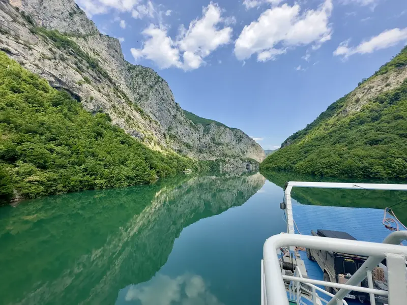 Valbonë dhe Koman me traget — Valbonë, Shqipëri — foto 2 nga 7