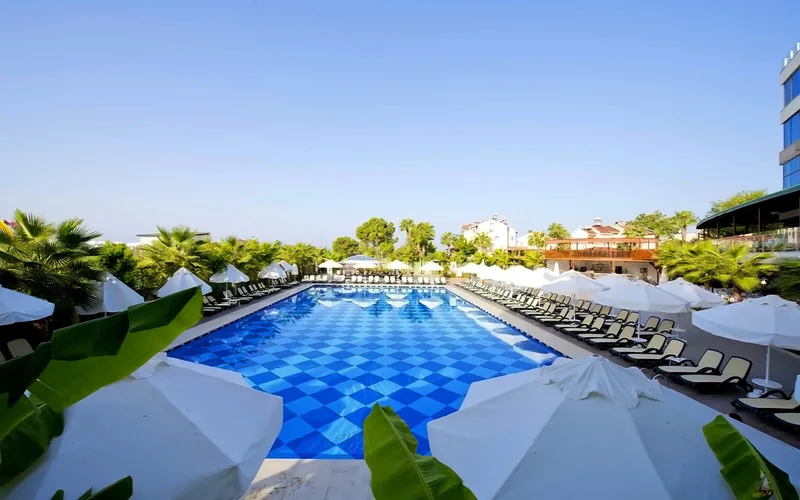 Raymar Resort & Aqua 5, Side