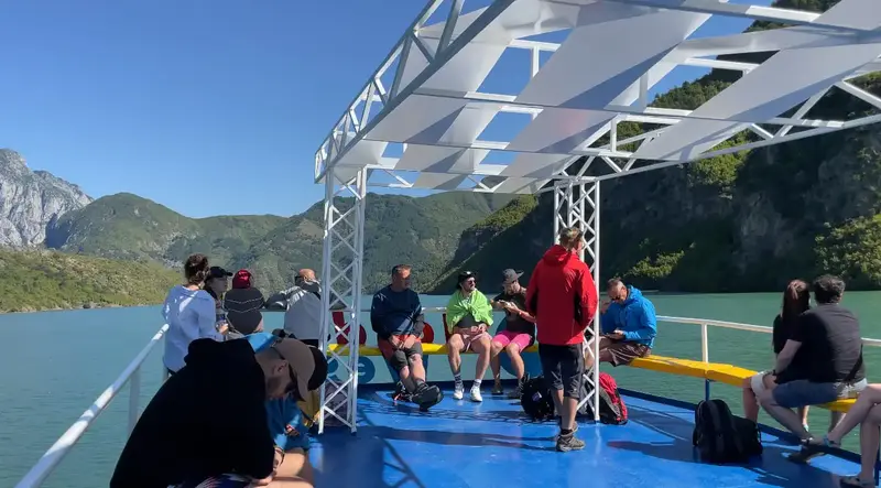 Valbonë dhe Koman me traget — Valbonë, Shqipëri — foto 5 nga 7