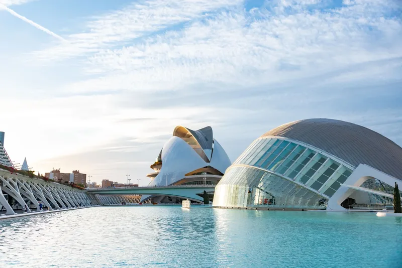 Valencia, Sevilja dhe Madridi
