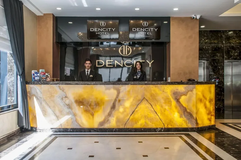Dencity Hotel, Stamboll