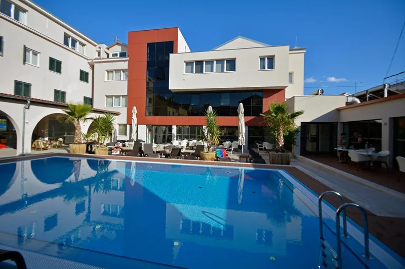 Hotel Borovnik, Kroaci