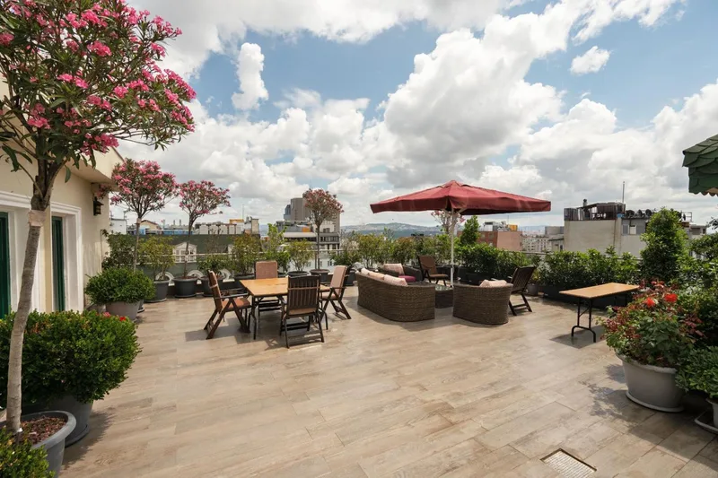 The Green Park Hotel Taksim, Stamboll