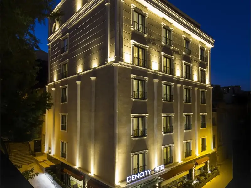 Dencity Hotel, Stamboll
