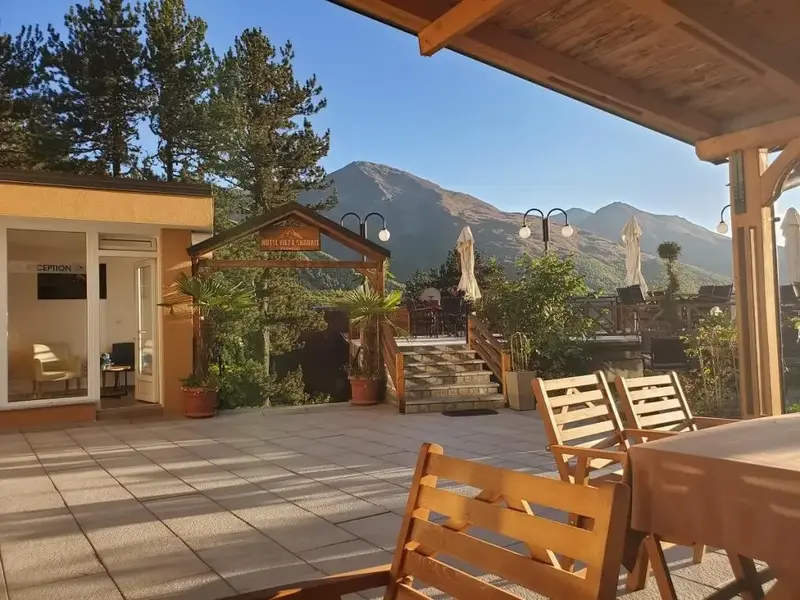Hotel Yjet e Sharrit, Prevallë — Prevallë, Kosovë — foto 7 nga 12