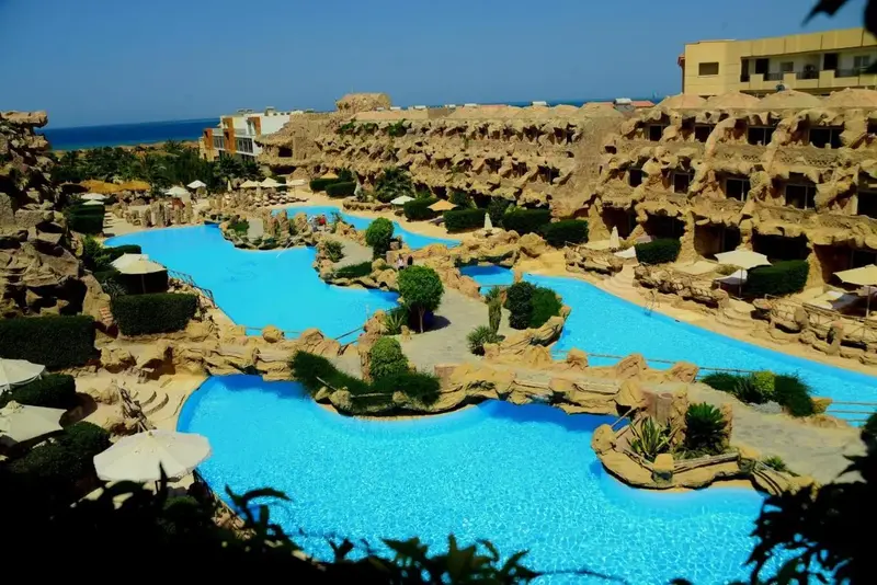 Caves Beach Resort, Hurghada