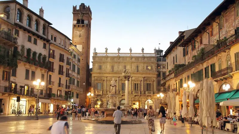 Itali: Venecia, Milano, Verona, Lake Como, Trieste — Itali — foto 5 nga 10