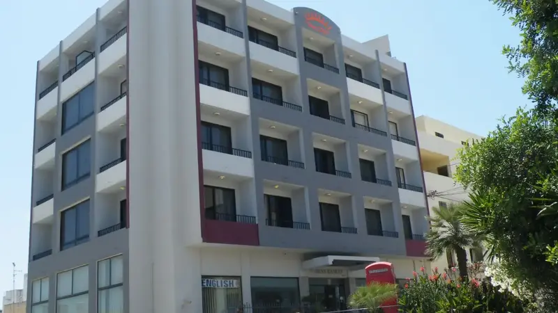 Dean Hamlet Hotel, Maltë