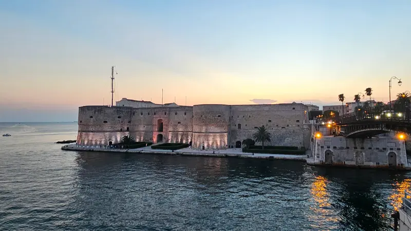 Alberobello, Otranto & Taranto — Alberobello, Otranto & Taranto — foto 3 nga 8
