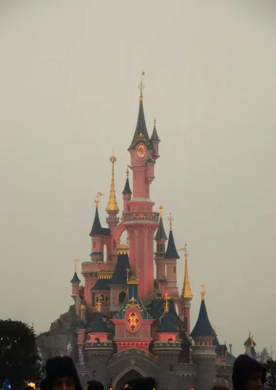 Disneyland Paris — Paris, Francë — foto 5 nga 6