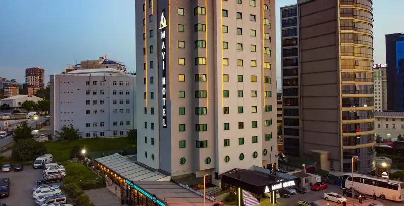 Mayi Hotel 5, Stamboll