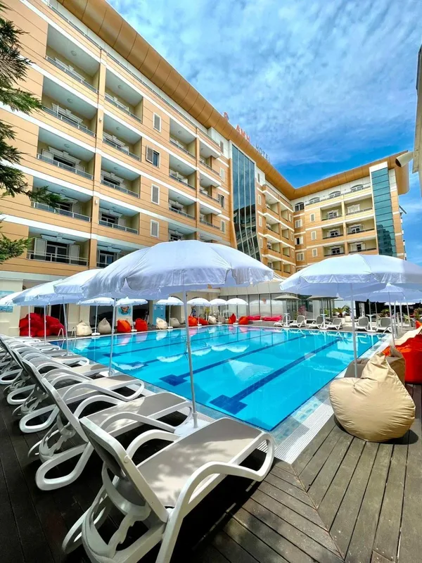 AMH Hotel, Durrës