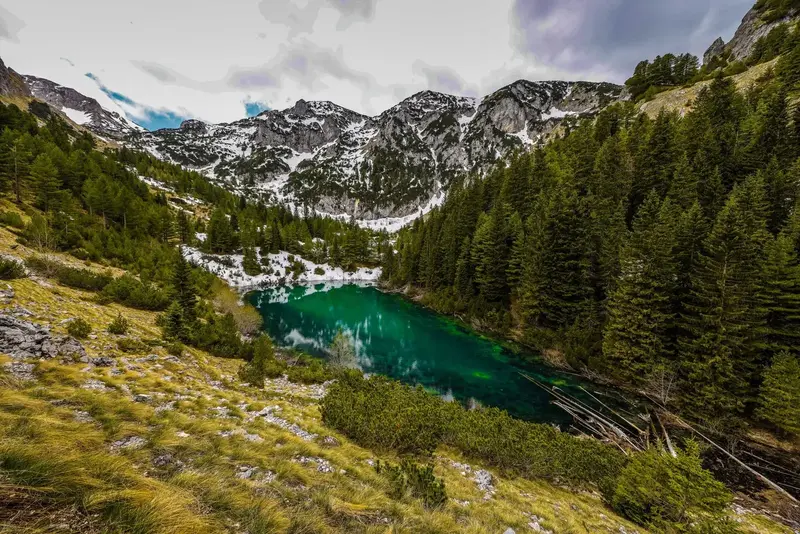 Prishtinë, Pejë, Gjakovë dhe Prekaz — Kosovë — foto 4 nga 6