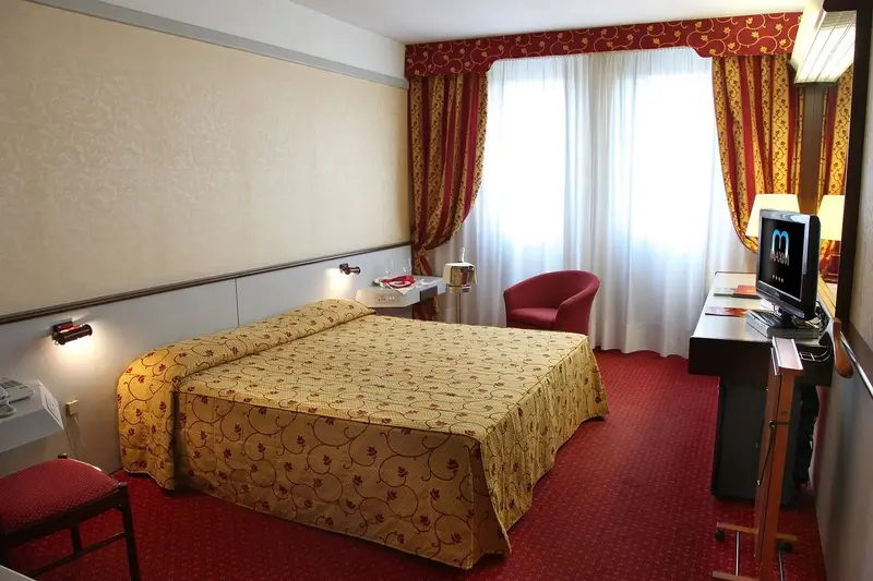 Hotel Maxim, Verona — Verona, Itali — foto 3 nga 10