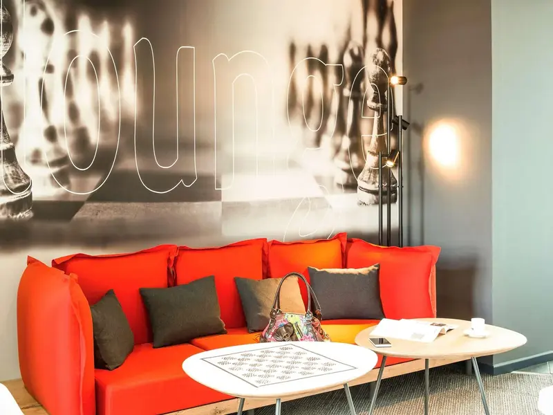 Ibis Orly Chevilly, Paris dhe Disneyland