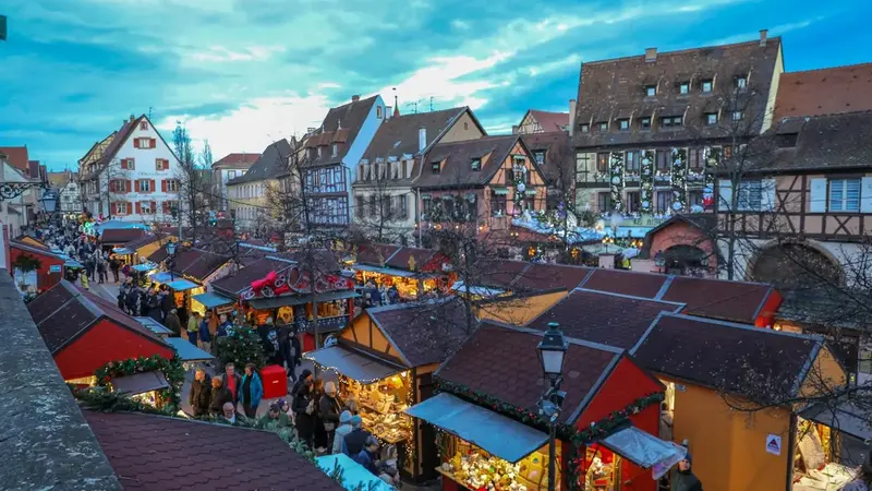 Colmar, tregu i Krishtlindjeve — Colmar, Francë — foto 2 nga 9