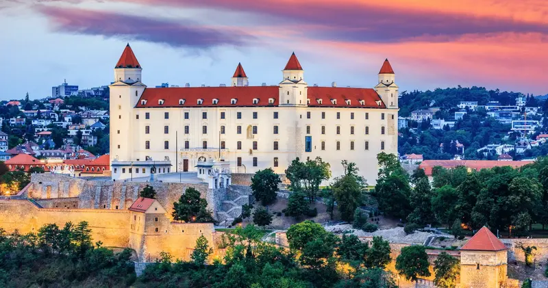 Vjenë dhe Bratisllavë me guide