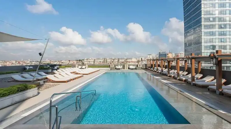 Hilton Istanbul Bomonti, Stamboll