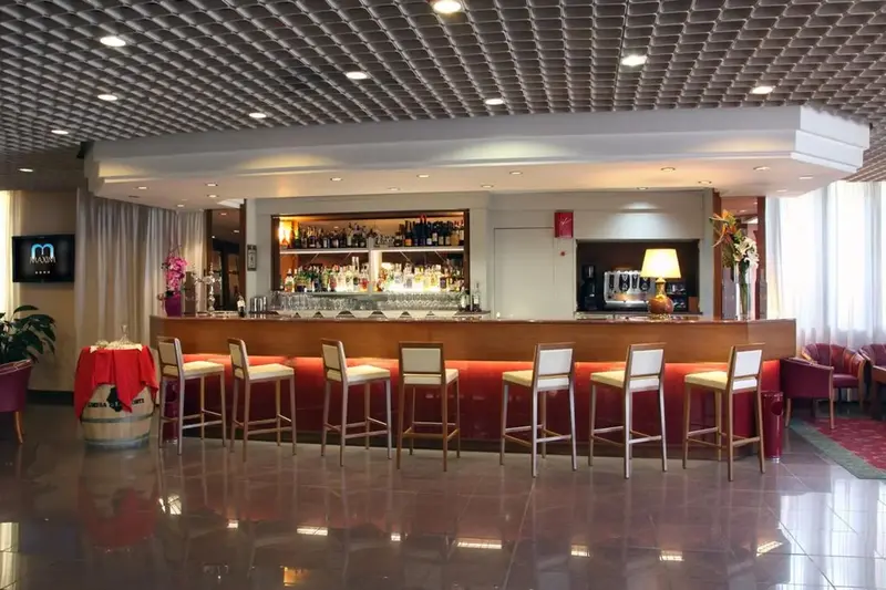 Hotel Maxim, Verona — Verona, Itali — foto 7 nga 10