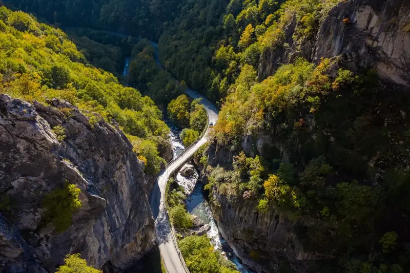 Prishtinë, Pejë, Gjakovë dhe Prekaz — Kosovë — foto 3 nga 6
