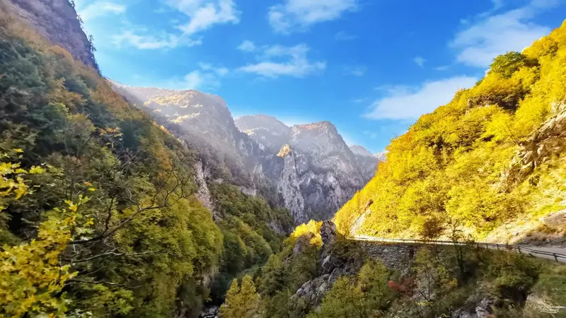 Prishtinë, Pejë, Gjakovë dhe Prekaz — Kosovë — foto 2 nga 6