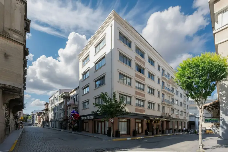 Mays Otel Taksim, Stamboll