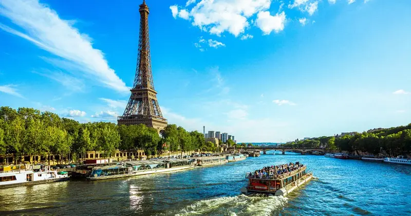 Paris, Viti i Ri 2027 — Paris, Francë — foto 2 nga 7