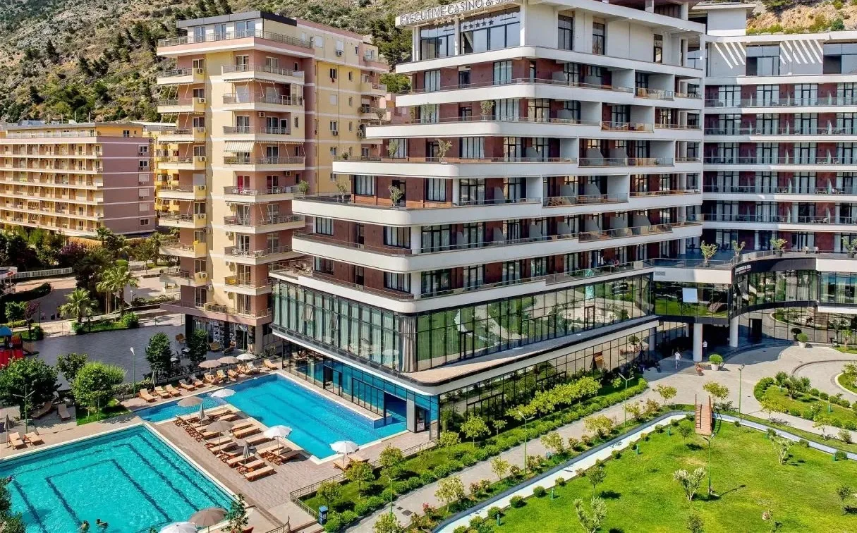 Rafaelo Executive Hotel, Shëngjin