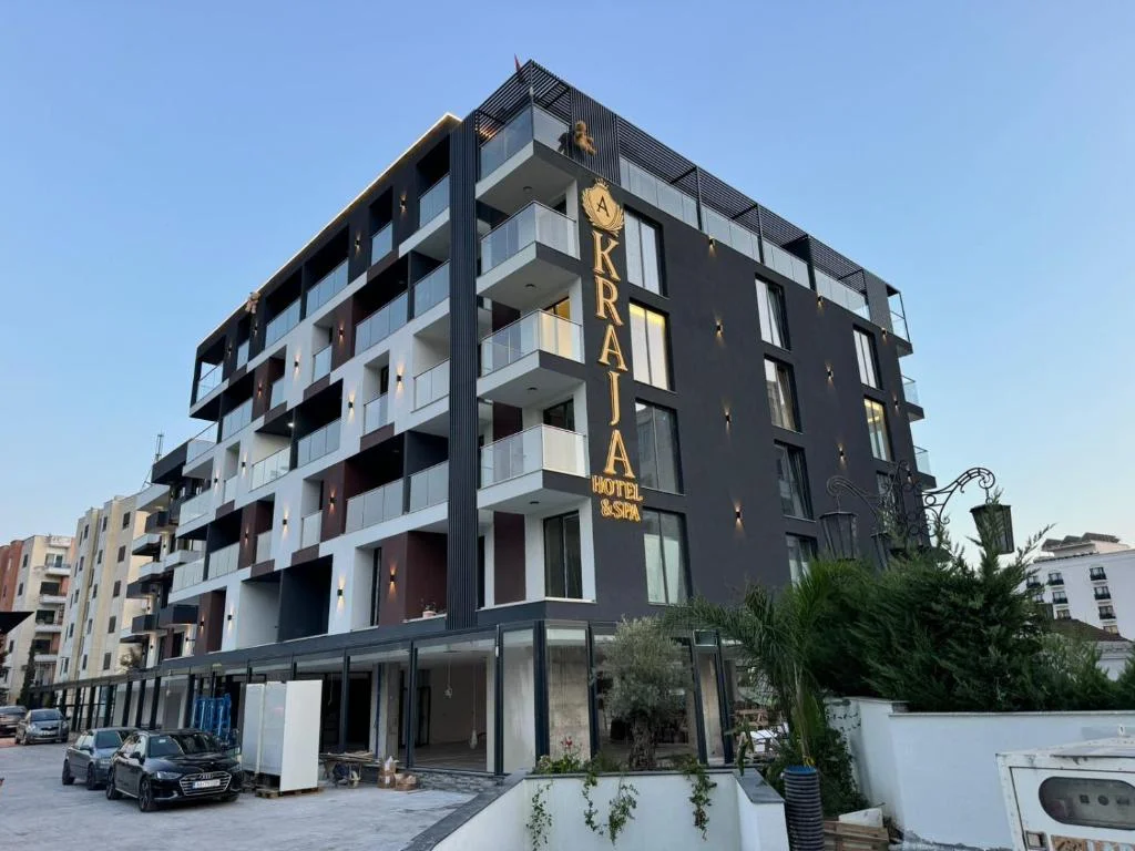 Kraja Hotel Durrës — Mëngjes & Darkë