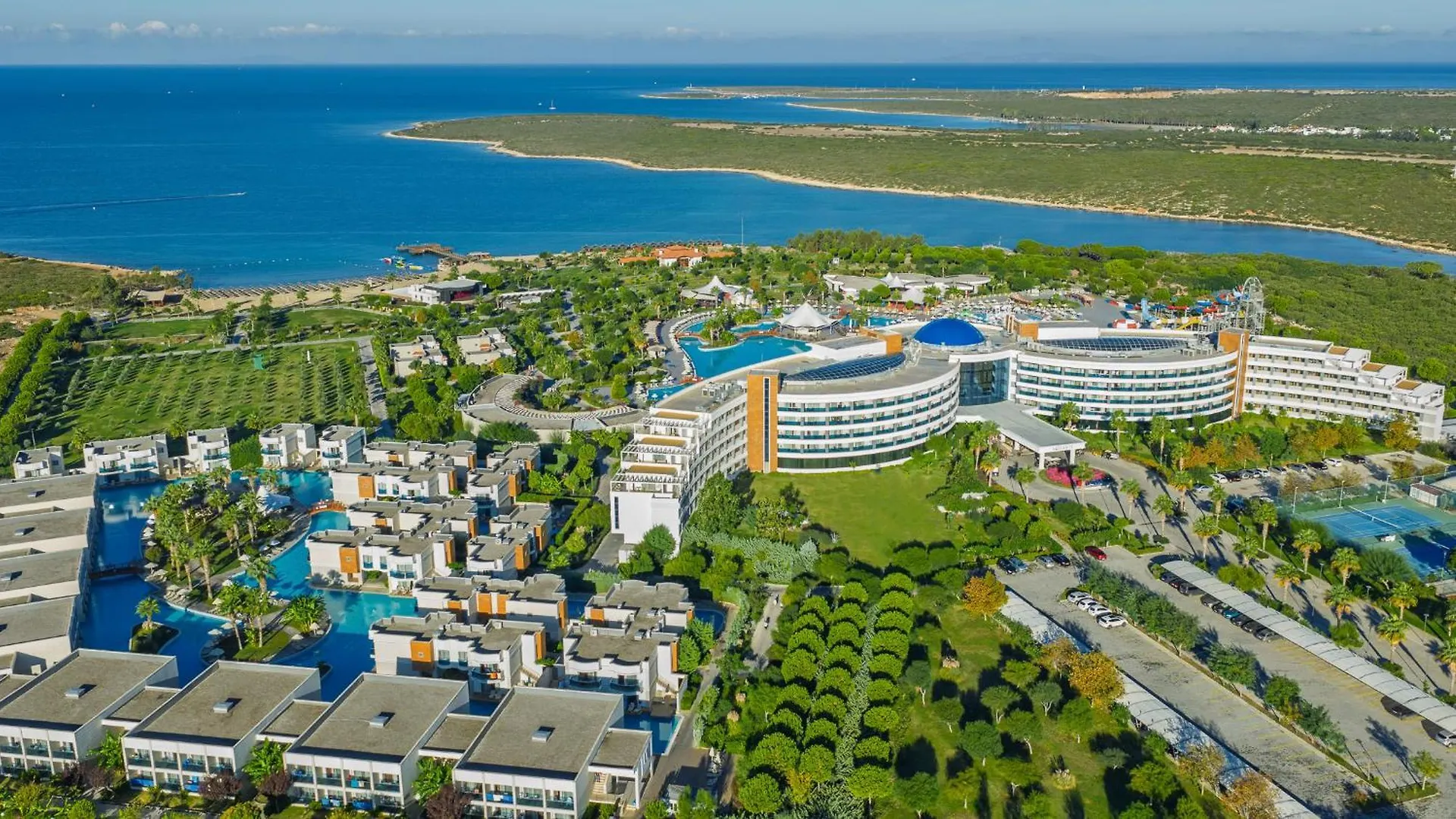 Aquasis De Luxe Resort & Spa