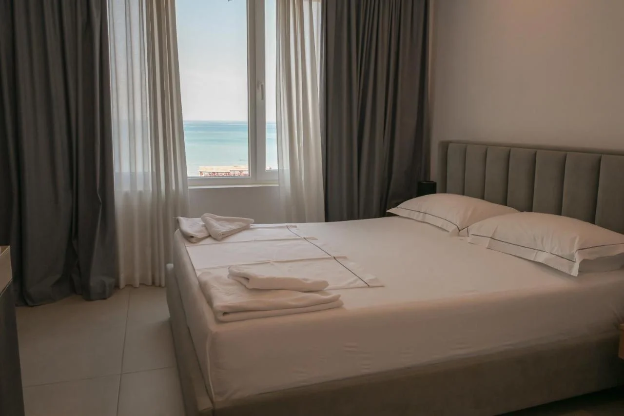 Hotel Miramar, Shëngjin