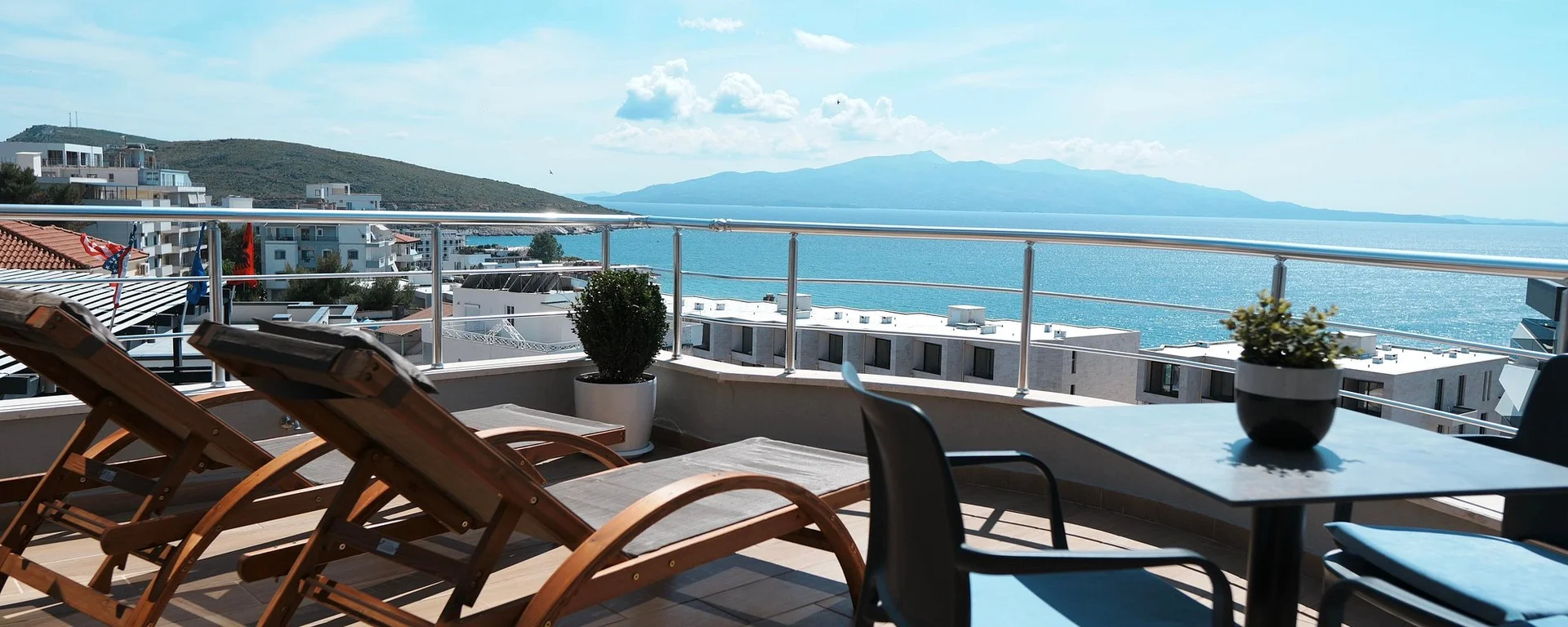 Hotel Blue Sky, Sarandë