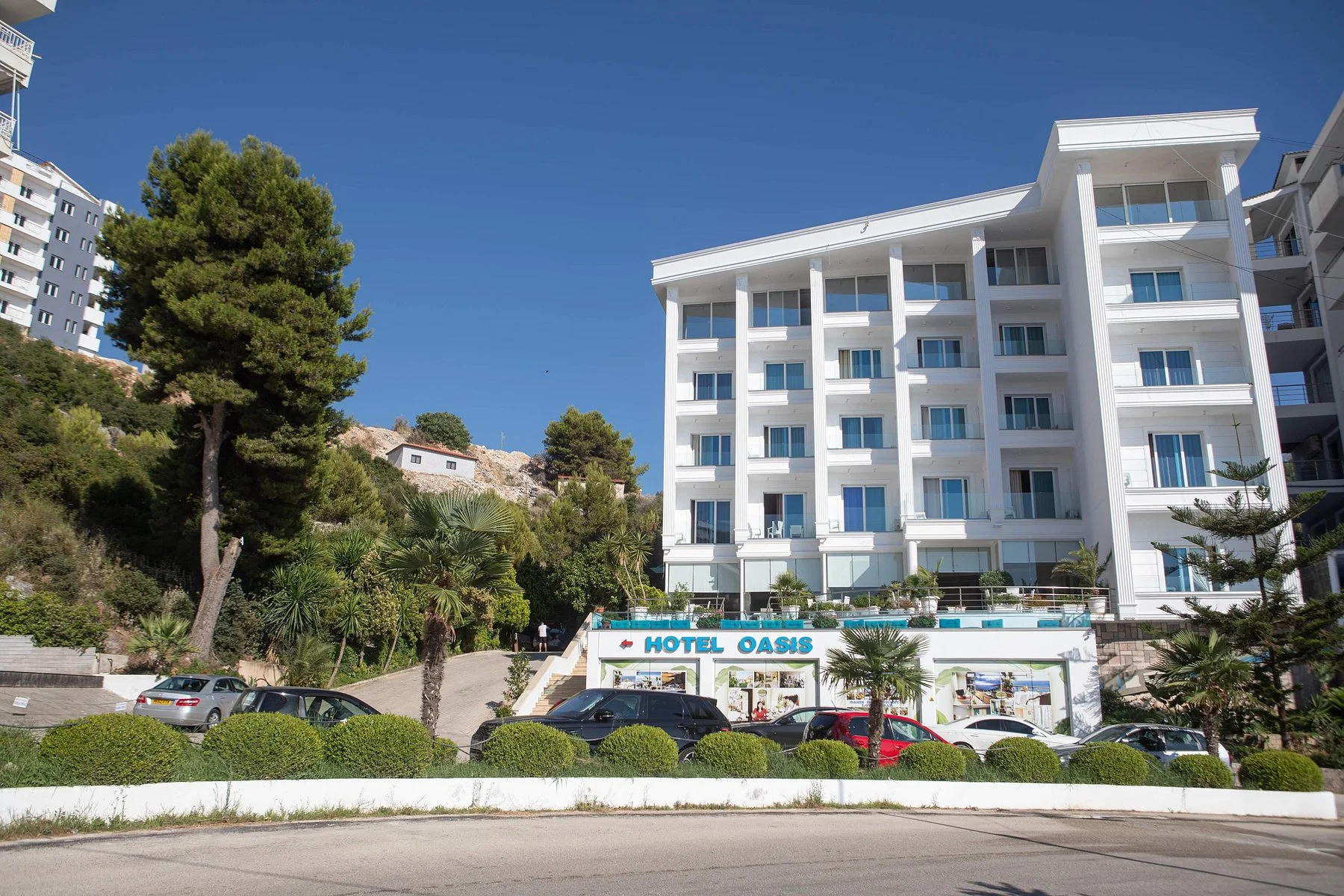Hotel Oasis, Sarandë